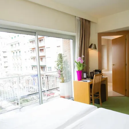 Zaragoza Plaza Ξενοδοχείο *