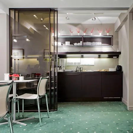 Zaragoza Plaza Ξενοδοχείο *