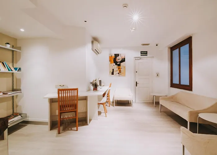 酒店 萨拉戈萨广场酒店 *