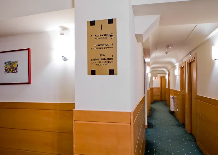 萨拉戈萨广场酒店