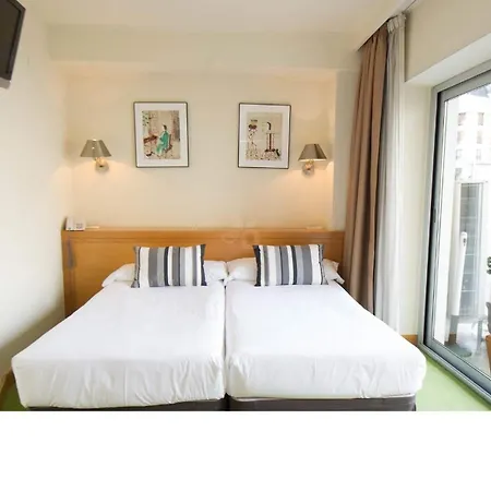 サラゴサ プラサ ホテル サン・セバスティアン