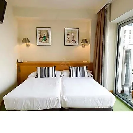 Zaragoza Plaza Hotel *