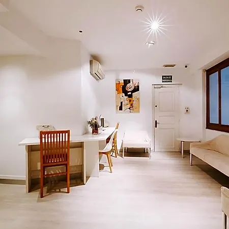 Zaragoza Plaza Hotel *