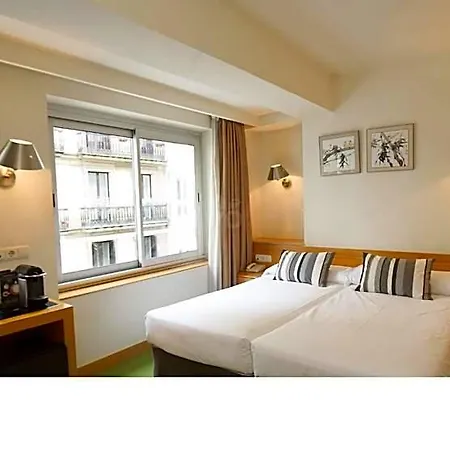 Zaragoza Plaza Hotel *