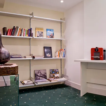 サラゴサ プラサ ホテル *