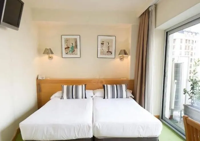 Zaragoza Plaza Hotel *