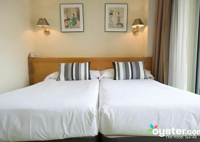 Zaragoza Plaza Hotel *