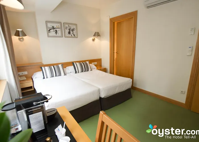 Hotel Zaragoza Plaza *