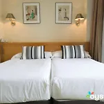 Zaragoza Plaza Hotel *