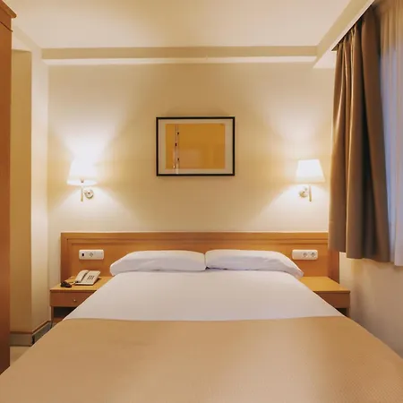 Zaragoza Plaza * Сан-Себастьян