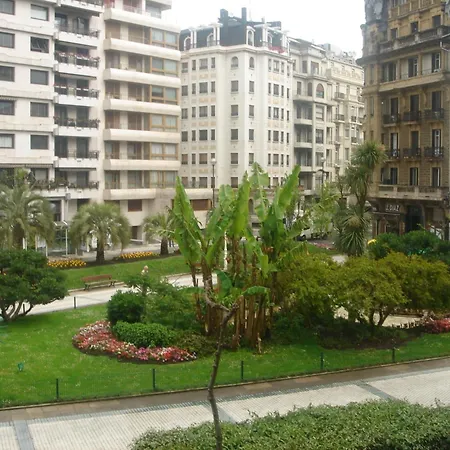 Zaragoza Plaza San Sebastián