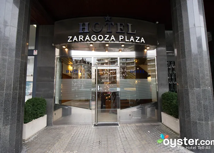 Готель Zaragoza Plaza *
