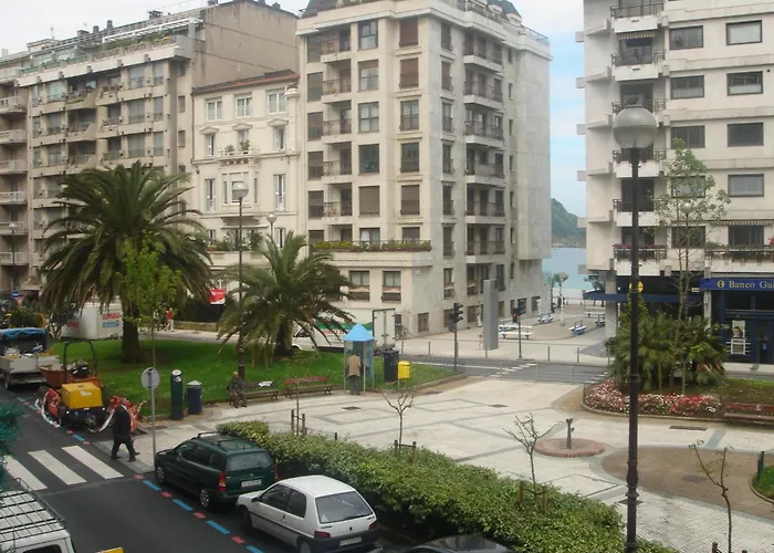 Zaragoza Plaza Otel *